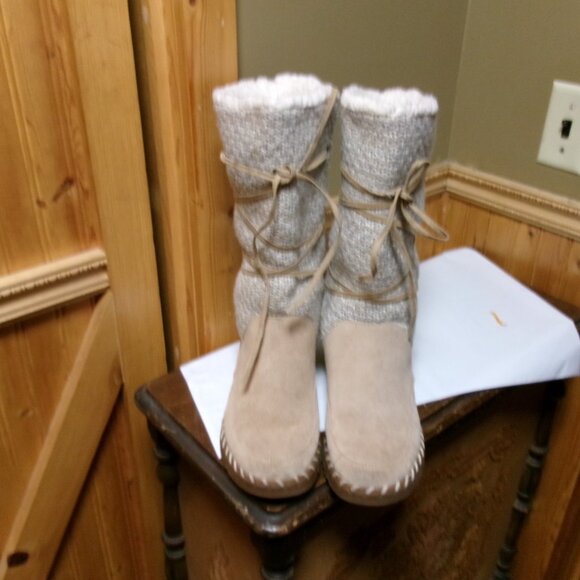MUKLUK SUEDE TALL SWEATER BOOTS BEIGE VGUC 8 M BOHO FAUX SHERPA LINED - Picture 1 of 7